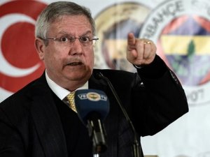 Fenerbahçeli taraftardan Aziz Yıldırım'a şok plaket!