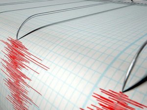 Endonezya'da 6,2 büyüklüğünde deprem