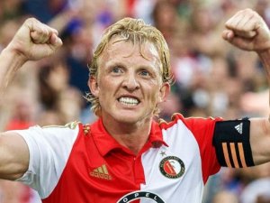 Kuyt 1 yıl daha Feyenoord'da