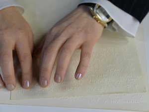 Braille alfabesiyle üç ayda Kur'an öğrendiler