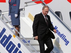 Putin 9 yıl aradan sonra Yunanistan'da