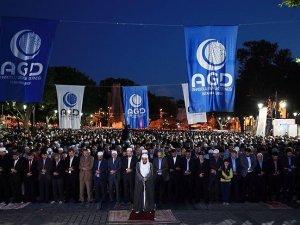 Ayasofya'da sabah namazı