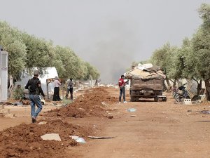DAEŞ'ten kaçan on binlerce aile 4-5 kilometrekarelik alanda sıkıştı