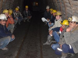 Zonguldak'ta 51 madenci eyleme son verdi