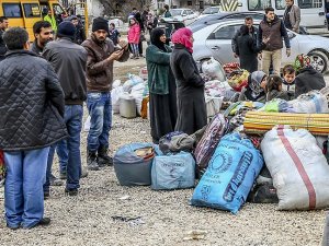 DAEŞ'ten kaçan binlerce kişi insani yardıma muhtaç