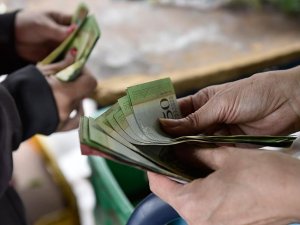 Venezuela ekonomisi 'çöküyor'