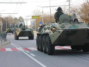 Rusya Kırım'a askeri yığınak yapmaya devam ediyor