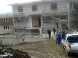 Dudak uçuklatan fiyata cami yaptırıyor
