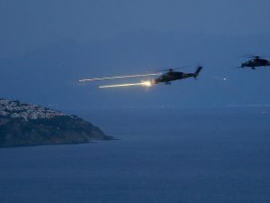Atak helikopterinden tatbikatta ilk atış