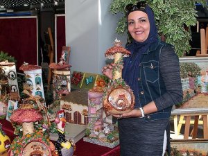 'Çöp'ler ile üç boyutlu tablolar yapıyor