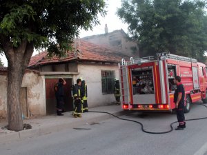 Konya’da metruk evde yangın