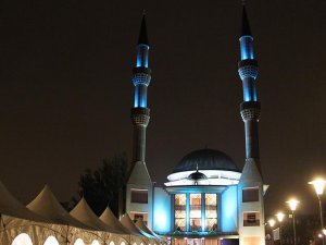 Hollanda'da ibadet yerleri için yeni düzenleme hazırlığı