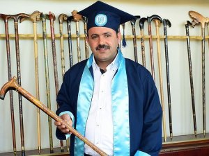 Baston için üniversite okudu