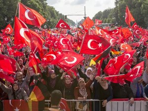 Almanya'daki Türkler 1915 tasarısına karşı tek yürek