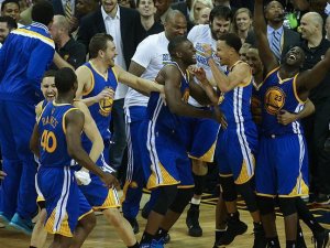 Warriors final serisinde öne geçti
