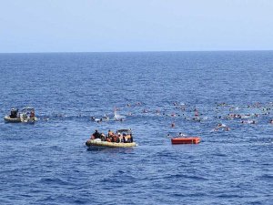 Akdeniz'de kaçakları taşıyan tekne battı: 4 ölü