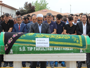 Ayşegül Karapınar defnedildi