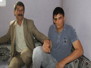 Cilt kanserini yenen genç yeni bir yüz istiyor