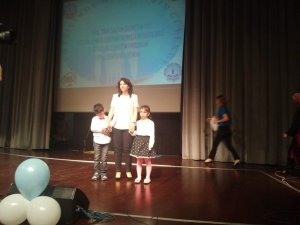 Özel Gençlik Anaokulunda aileler de sertifika alıyor