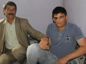 Cilt kanserini yenen genç yeni bir yüz istiyor
