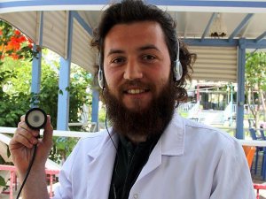 İşitme engelli doktor adayına 'özel steteskop'