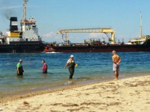Çanakkale Boğazı’nda gemi karaya oturdu