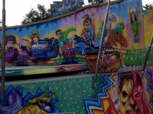 Lunaparkta dehşet: Emniyet kemeri kopan kız...
