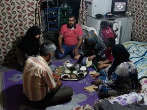Çadırkentte ilk sahur