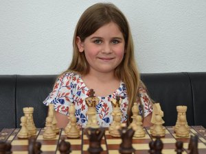 Türk kızı Aleyna, Avusturya'da satranç şampiyonu oldu
