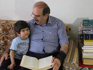 Baba ve oğul Esed hayatını kararttı