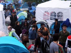 Paris'te sığınmacıların kaldığı park boşaltıldı