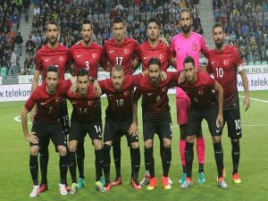 A Milli Futbol Takımı Fransa'ya gitti