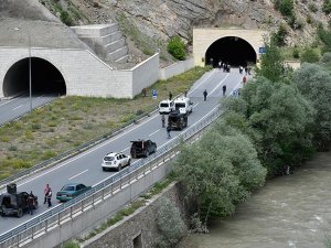 Gümüşhane'deki saldırıda yaralanan asker şehit oldu