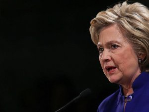 Clinton Demokrat Parti'nin başkan adaylığını garantiledi