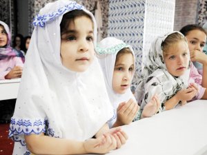 Camiler çocuklarla güzel