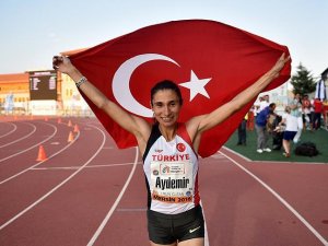 Arkadaş sürpriziyle başladığı atletizmde madalyaya uzandı