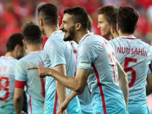 Beşiktaş ve Galatasaray Mehmet Topal için atakta