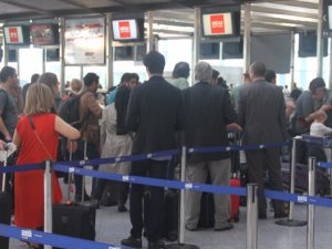 Tuvalet kokusu Alman Lufthansa'nın seferini iptal ettirdi