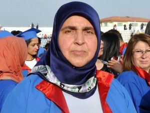 Üniversite hayalini 35 yıl sonra gerçekleştirdi