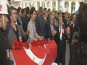 Kılıçdaroğlu'na şehit cenazesinde protesto