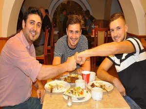 İslamiyet'i seçen Macar milli boksörlerin ilk ramazan heyecanı