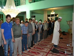 Kulu’da hatimli teravih namazı kılınıyor