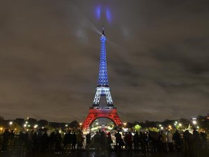 Eyfel Kulesi'ne EURO 2016 düzenlemesi