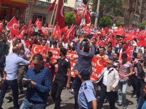 Midyatlılar şehitleri için sokağa çıktı