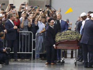 Muhammed Ali'nin tabutunu taşıyan tek Türk