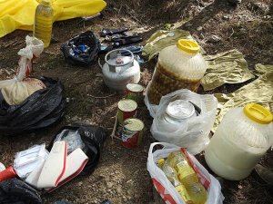 Teröristler İzmir'de varille toprağa yaşam malzemesi gömmüş