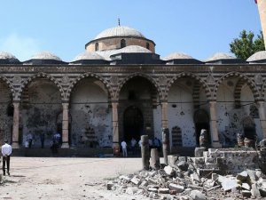 'Terörün camileri hedef alması utanç vesilesidir'