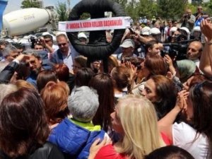 CHP'liler bu defa da polise saldırdı!