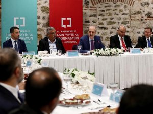 Kurtulmuş televizyonların temsilcileriyle iftarda bir araya geldi