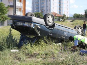 Otomobil takla attı: 2 yaralı